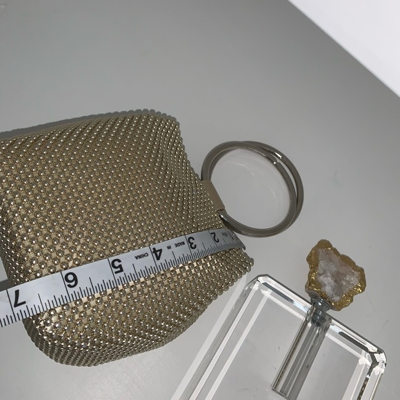 DSW - Picture 2 of 5